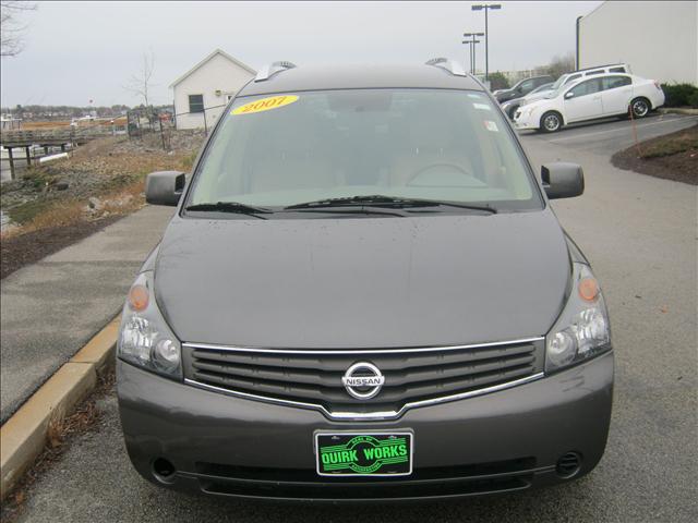 Nissan Quest 3 MiniVan