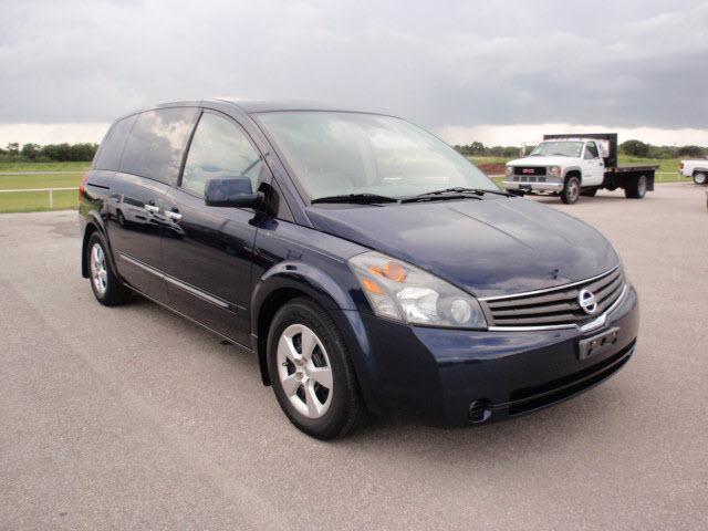 Nissan Quest 3 MiniVan