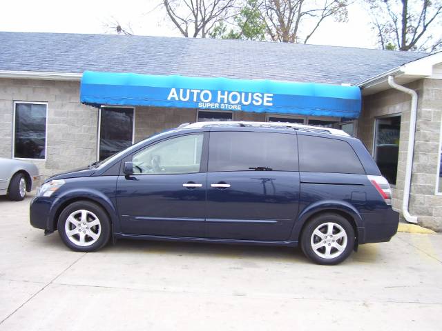 Nissan Quest SE MiniVan