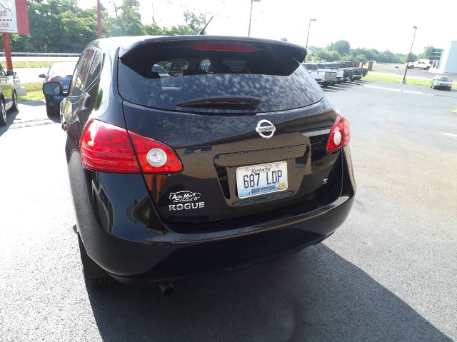 Nissan Rogue Touring / AWD SUV