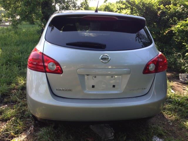 Nissan Rogue BUG WITH Moonroof SUV