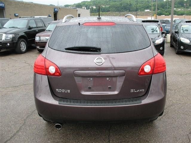 Nissan Rogue 2010 photo 1