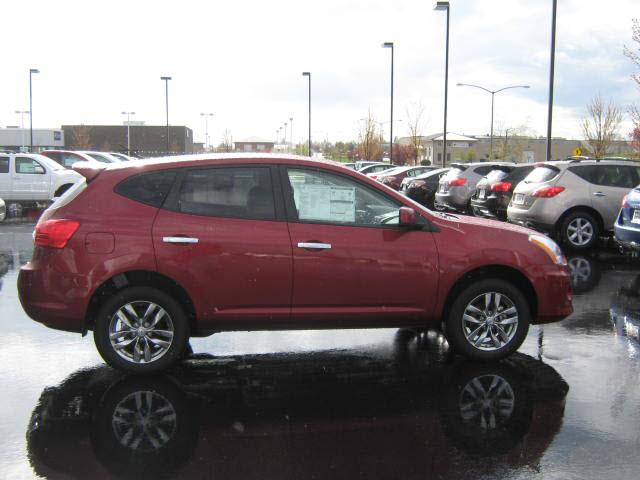 Nissan Rogue XR Sport Utility