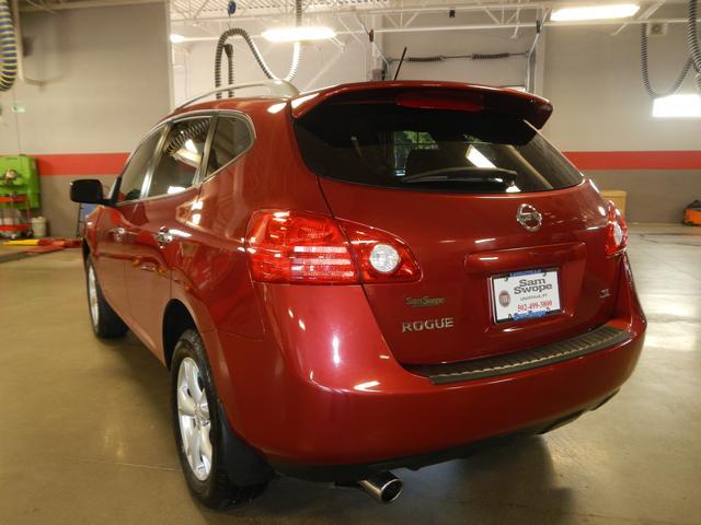 Nissan Rogue 2010 photo 1