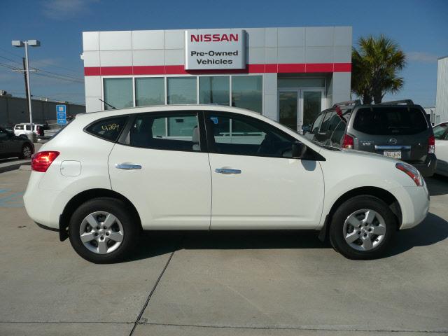 Nissan Rogue 2010 photo 1