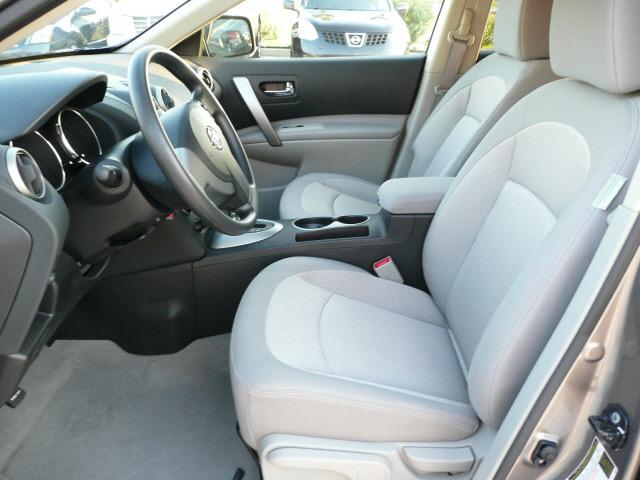 Nissan Rogue 2010 photo 2