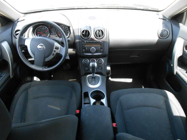 Nissan Rogue 2011 photo 2