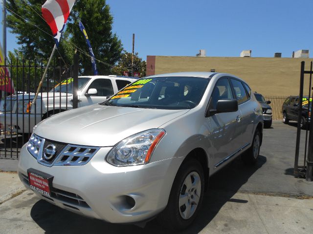 Nissan Rogue Touring / AWD SUV