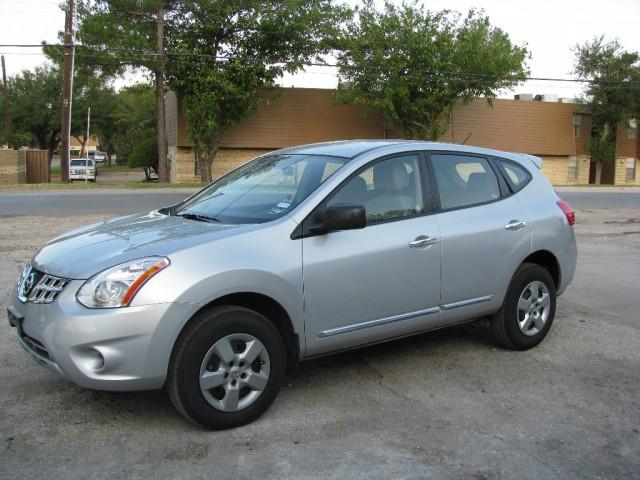 Nissan Rogue BUG WITH Moonroof Sport Utility