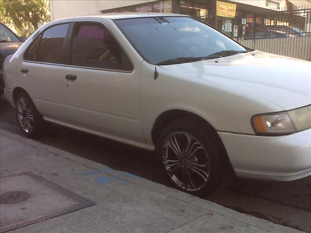 Nissan Sentra 1995 photo 1