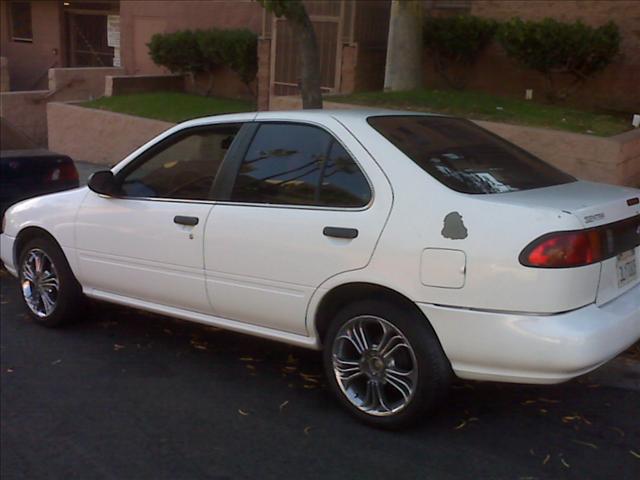 Nissan Sentra 1995 photo 2