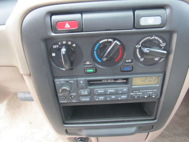 Nissan Sentra 1996 photo 4