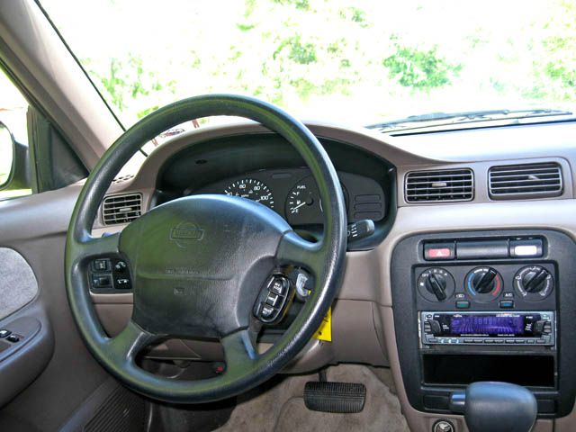 Nissan Sentra 1997 photo 5