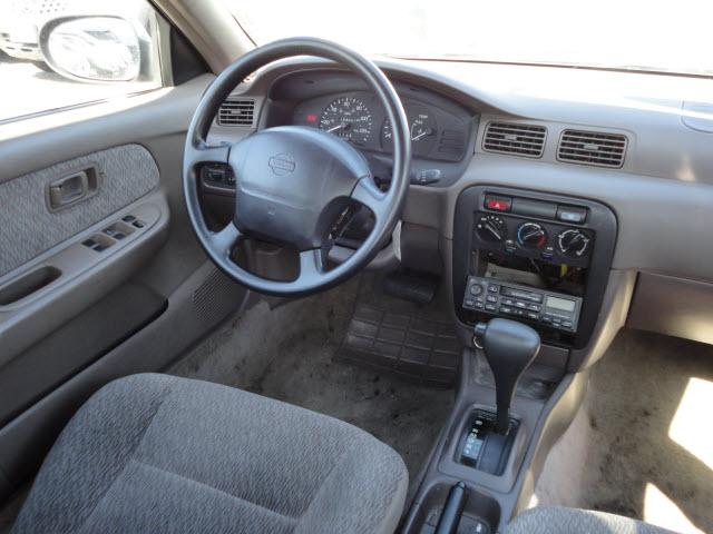 Nissan Sentra 1998 photo 5