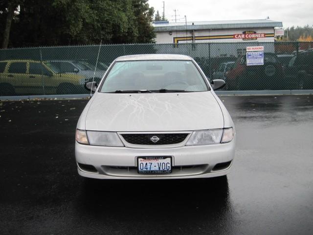 Nissan Sentra 1998 photo 1