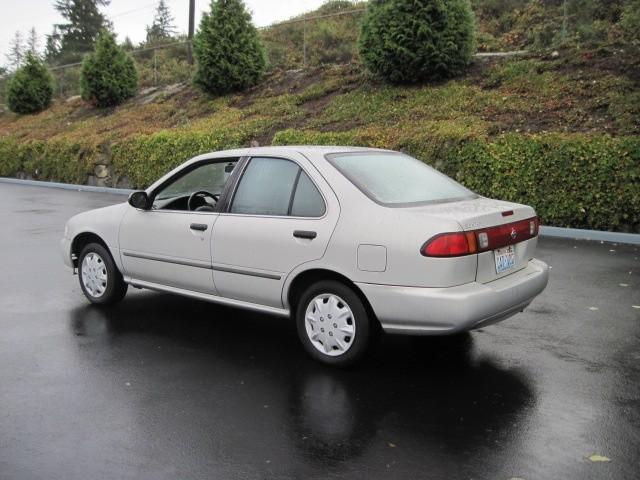 Nissan Sentra 1998 photo 3