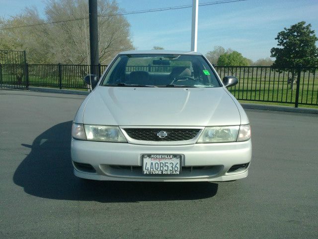 Nissan Sentra 1998 photo 1