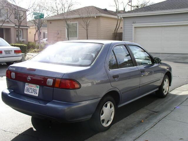 Nissan Sentra 1998 photo 2