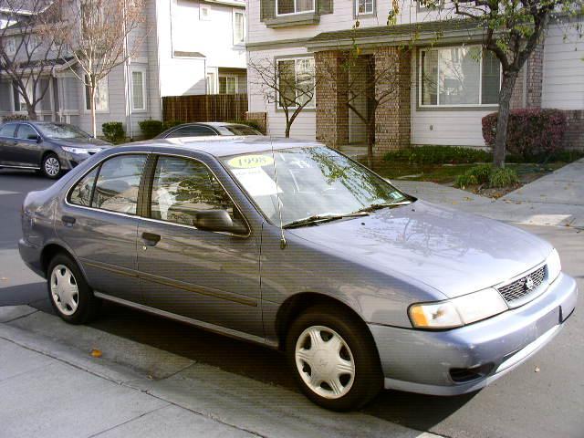 Nissan Sentra 1998 photo 3