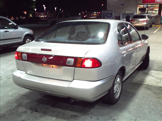 Nissan Sentra 1999 photo 2