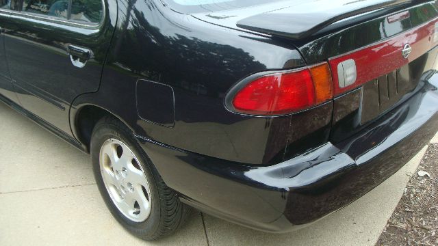 Nissan Sentra 1999 photo 3