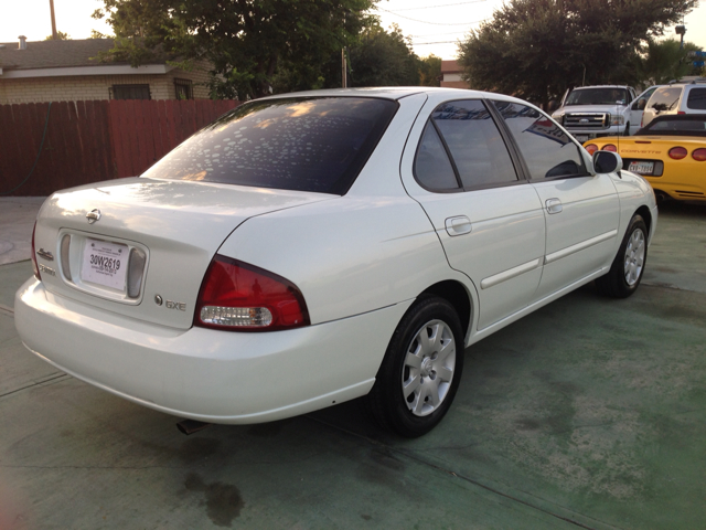 Nissan Sentra 2000 photo 1