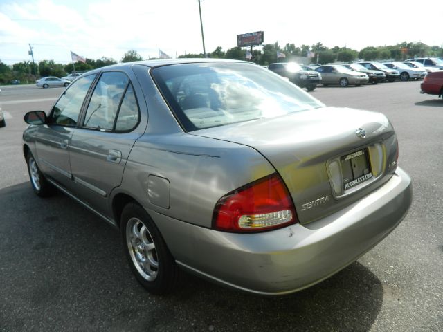 Nissan Sentra 2000 photo 16