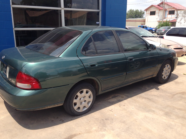 Nissan Sentra 2001 photo 1