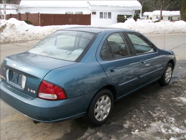 Nissan Sentra 2001 photo 4