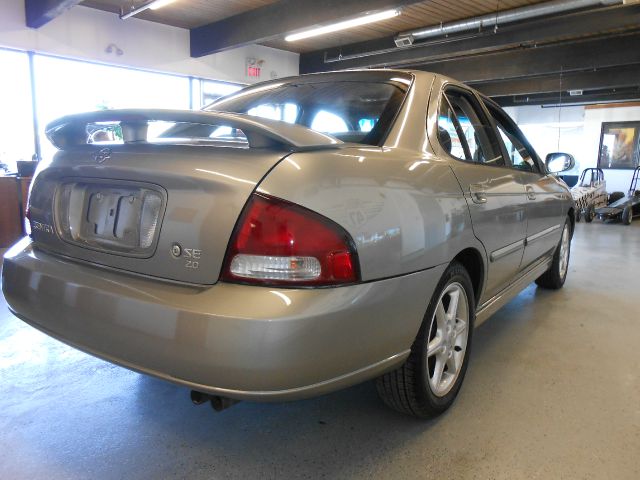 Nissan Sentra 2001 photo 8