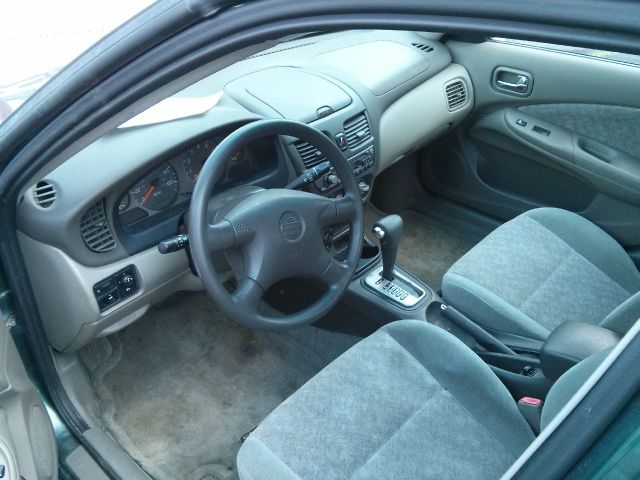 Nissan Sentra 2001 photo 2