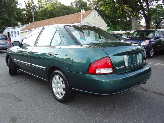 Nissan Sentra 2001 photo 2