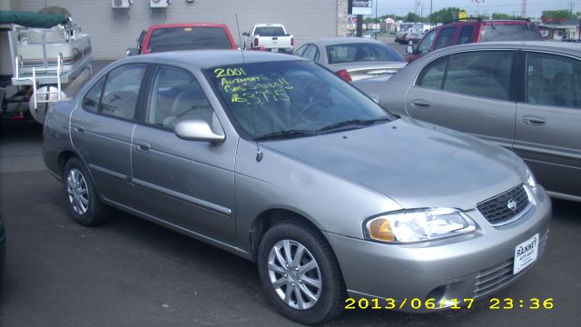 Nissan Sentra 2001 photo 1