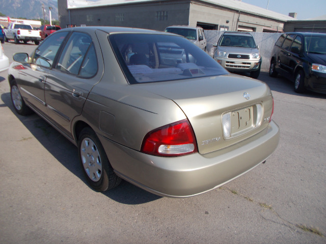 Nissan Sentra 2001 photo 1