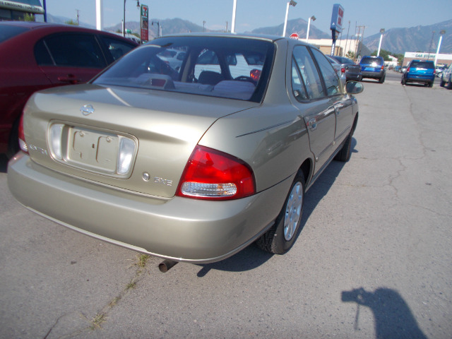 Nissan Sentra 2001 photo 4