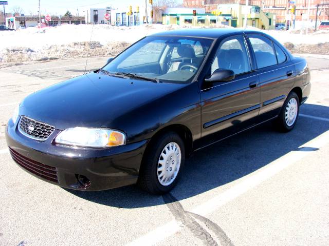 Nissan Sentra 4dr Sdn I4 Manual LE (natl) Sedan Sedan