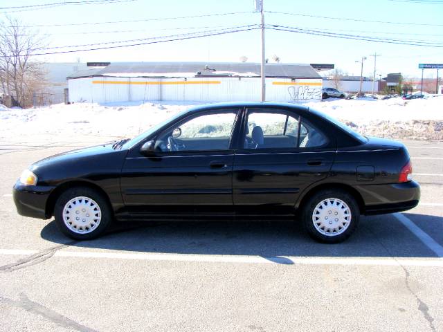 Nissan Sentra 2001 photo 1