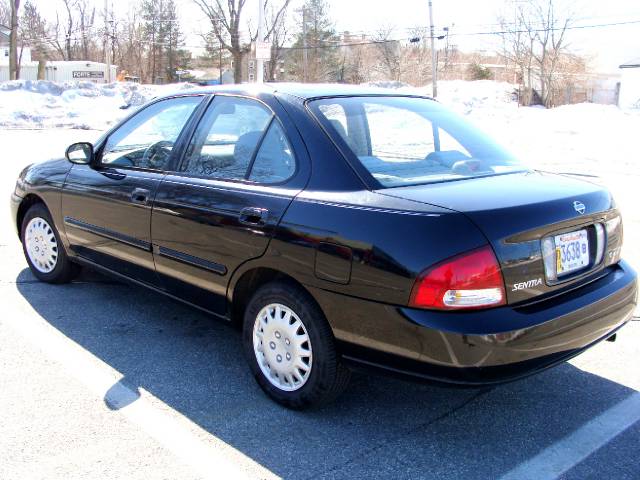 Nissan Sentra 2001 photo 2