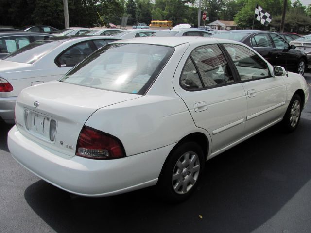 Nissan Sentra 2001 photo 10