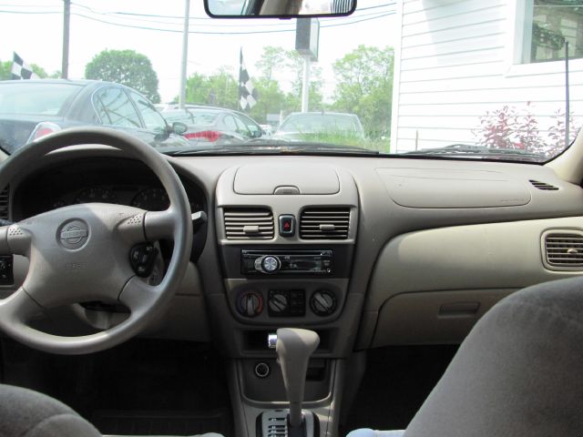 Nissan Sentra 2001 photo 25