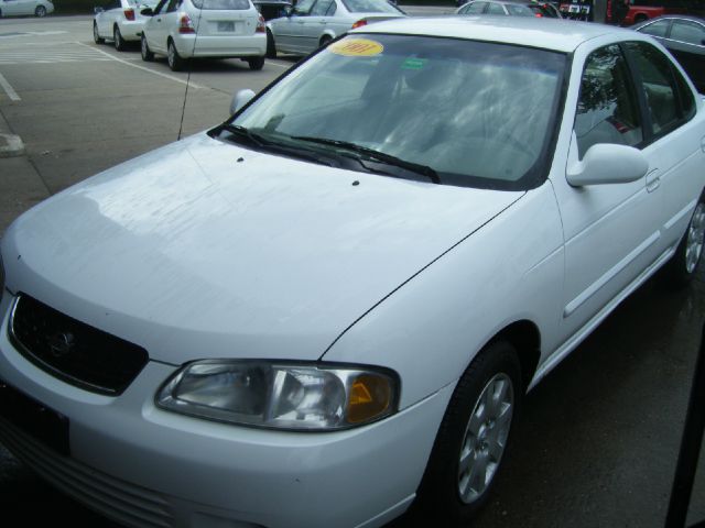 Nissan Sentra 2001 photo 1