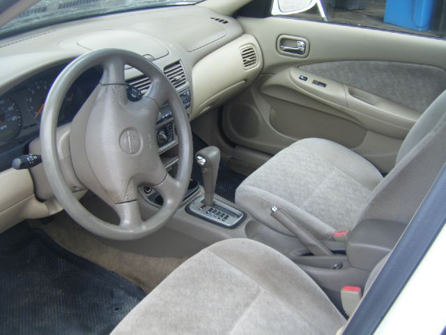 Nissan Sentra 2001 photo 2