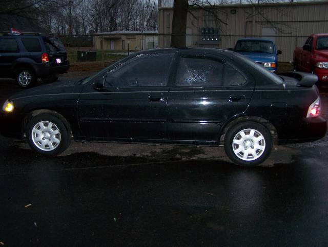 Nissan Sentra 4dr Sdn I4 Manual LE (natl) Sedan Sedan