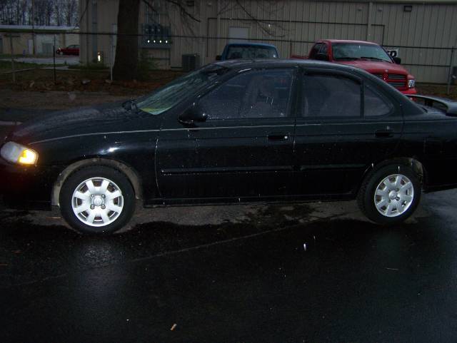 Nissan Sentra 2001 photo 1