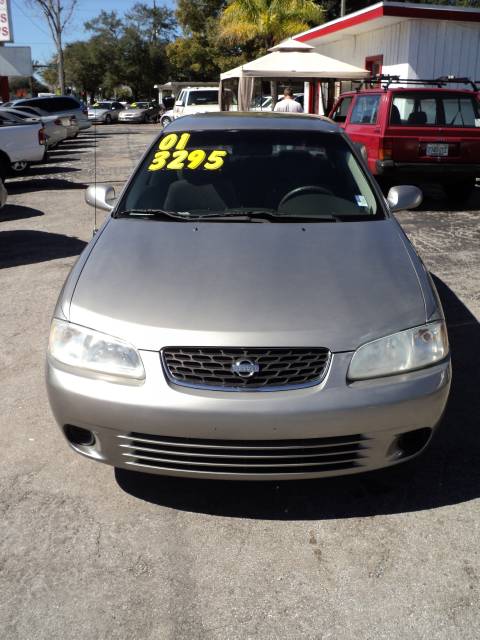 Nissan Sentra 4dr Sdn I4 Manual LE (natl) Sedan Sedan