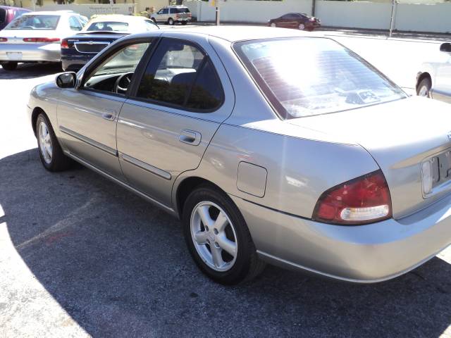 Nissan Sentra 2001 photo 3