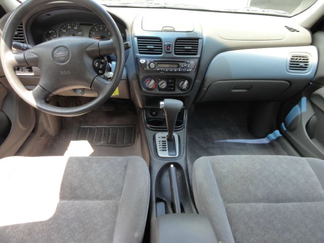 Nissan Sentra 2001 photo 18