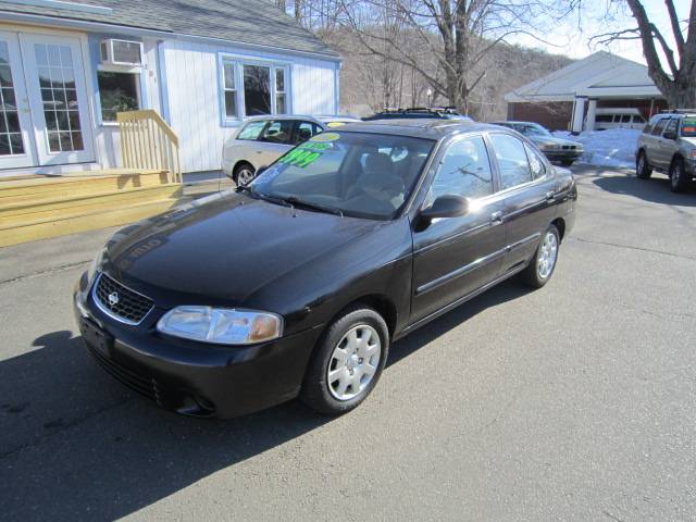 Nissan Sentra 2001 photo 2