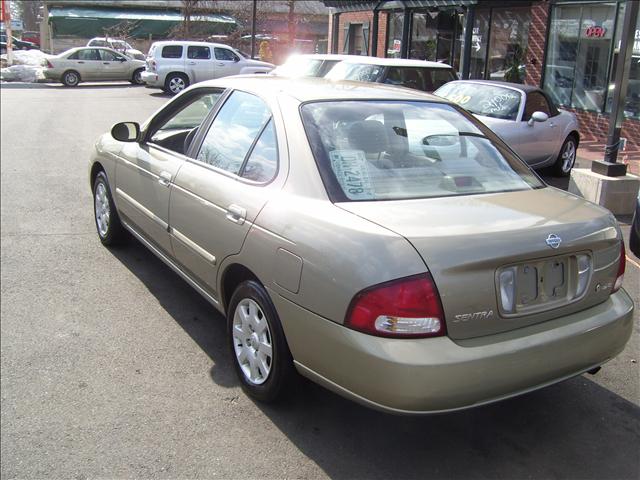 Nissan Sentra 2001 photo 1