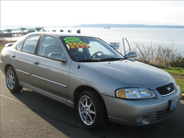 Nissan Sentra SE Sedan